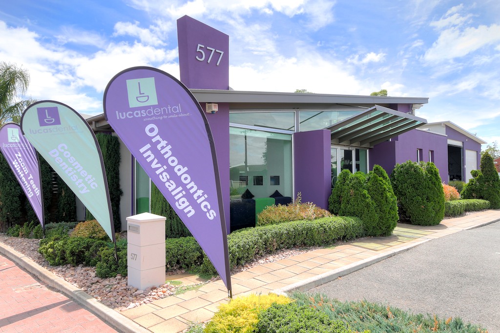 Lucas Dental Outside Image
